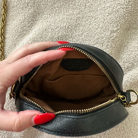 Gucci Black and Gold Crossbody Bag with Green and Red Stripe - Picture 4 of 5